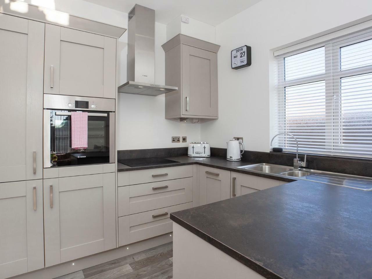 יורק White House Apartments-Free Parking 1 Car Per Apartment מראה חיצוני תמונה