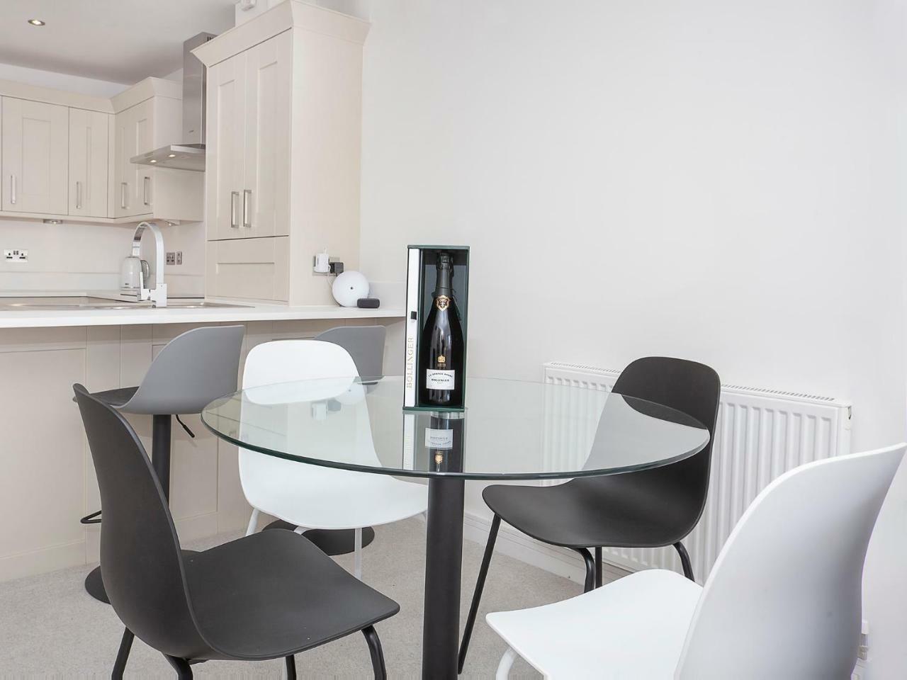 יורק White House Apartments-Free Parking 1 Car Per Apartment מראה חיצוני תמונה