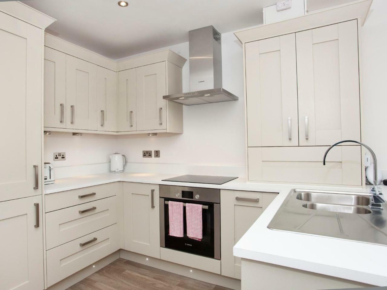 יורק White House Apartments-Free Parking 1 Car Per Apartment מראה חיצוני תמונה