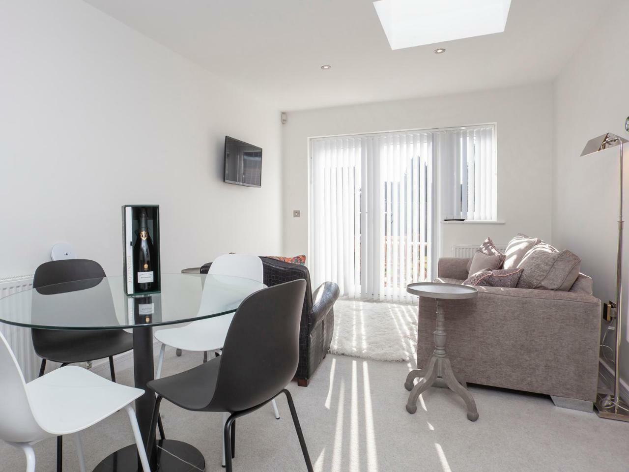 יורק White House Apartments-Free Parking 1 Car Per Apartment מראה חיצוני תמונה
